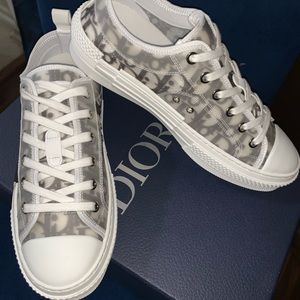 Christian Dior low top sneakers